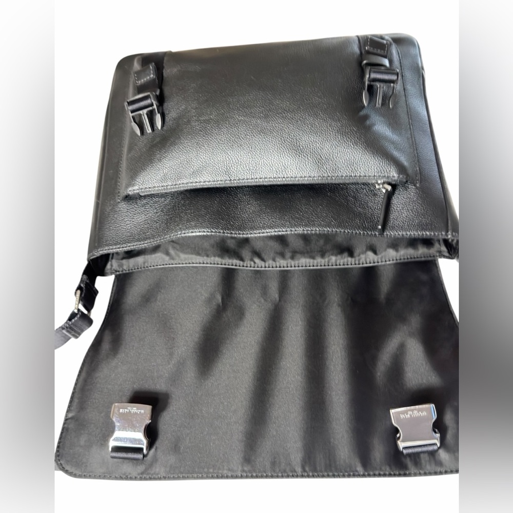 Michael Kors Greyson Black Leather Messenger Bag Crossbody Laptop Work Medium - Picture 7 of 16